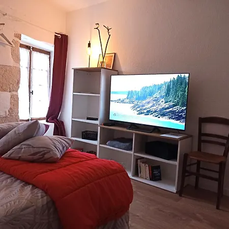 Сasa de vacaciones Cosy En Pleine Nature Dans Maison En Pierre Avec Piscine Et Wifi *