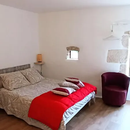 Cosy En Pleine Nature Dans Maison En Pierre Avec Piscine Et Wifi Сasa de vacaciones